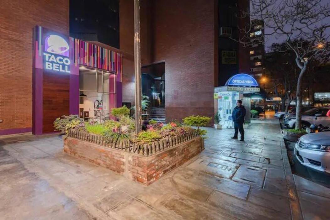 Chateau By Vibrant Appartement Lima
