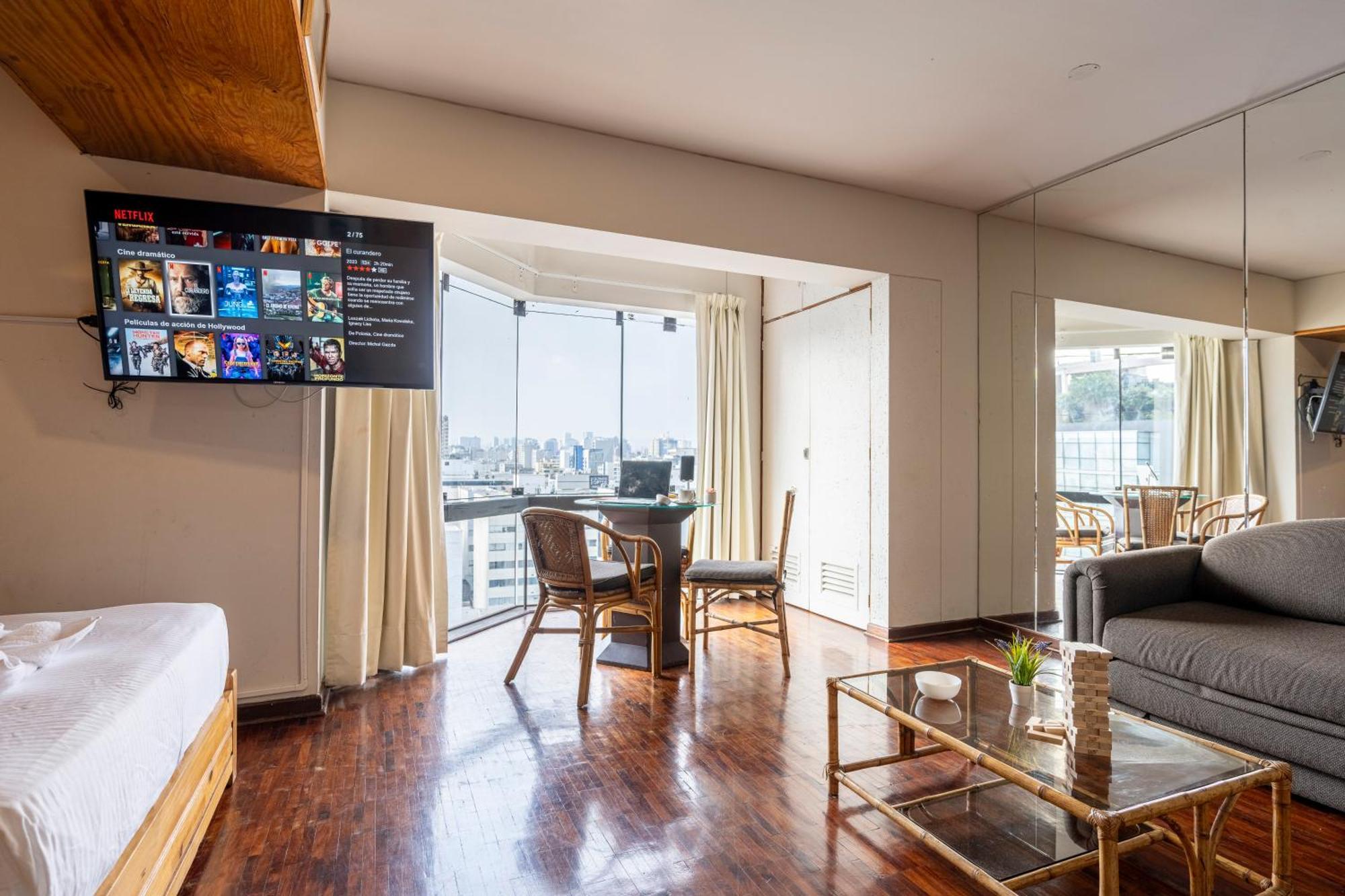 Chateau By Vibrant Apartment